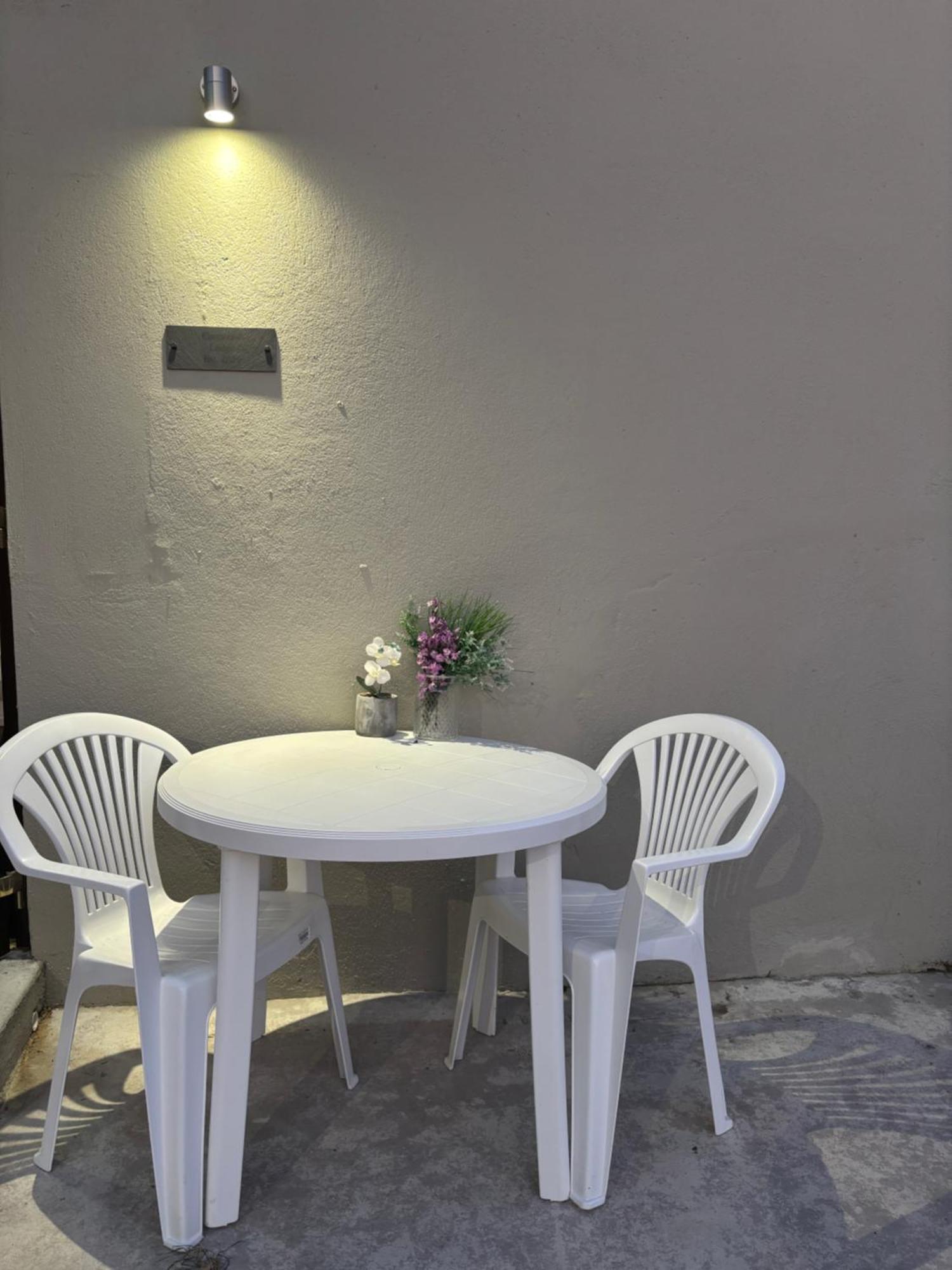 Private Detached Small Bedroom And Bathroom Only- This Is Not An Apartment Butlersbridge Екстер'єр фото